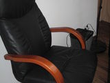 SCAUN DIN PIELE SI LEMN PT BIROU. MOBEXPERT