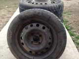 Set anvelope iarna 185/60/14 + jenti