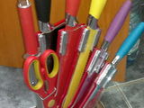 Set cutite colorate cu suport