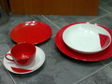 set portelan alb cu rosu