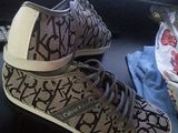 Tenesi Calvin Klein