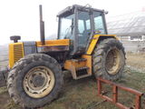 Tractor Renault 145.14, an 89