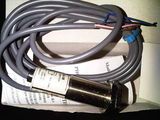 Vand 2 buc senzori omron E3F2-DS30B4-M 2M