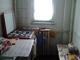 Vand apartament 2 camere semidecomandat, liber, et. 4 din 10, in bloc reabilitat