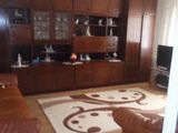 vand apartament 3 camere decomandate