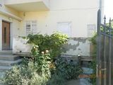Vand apartament 3 camere in vila