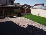 Vand apartament cu 2 camere in vila cu curte personala 70 mp