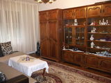 Vand apartament cu 3 cam conf 1 + garaj