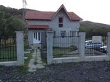 vand casa sau schimb cu apartament