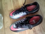 Vand ghete fotbal Nike Mercurial