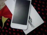 Vand iPhone 5 , alb , 16 GB , nou nouut !!!