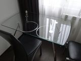 Vand masa de sticla si scaune