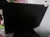 Vand monitor LCD 19"