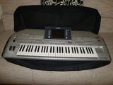 Vand orga YAMAHA Tyros 2