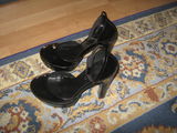 vand pantofi super eleganti