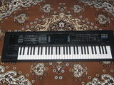 Vând Roland GW 8