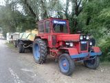 Vand tractor U 650 cu 2 remorci, cisterna si plug de deszapezire.