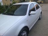 Vand VOLKSWAGEN Bora 1,6