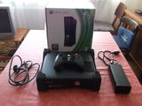 Xbox 360 Slim 4GB 1 controller Toate accesoriile